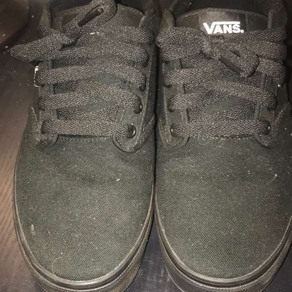 All black vans - Picture 1 of 4